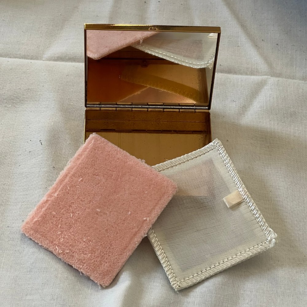 Vintage 1950's Gold Tone Powder Compact